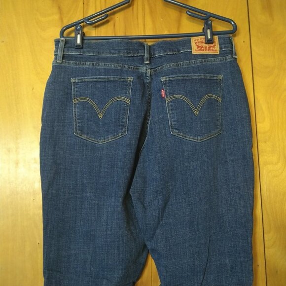 LEVI'S WOMEN'S SIZE 32 CLASSIC STRAIGHT BLUE JEANS DENIM - Picture 4 of 5